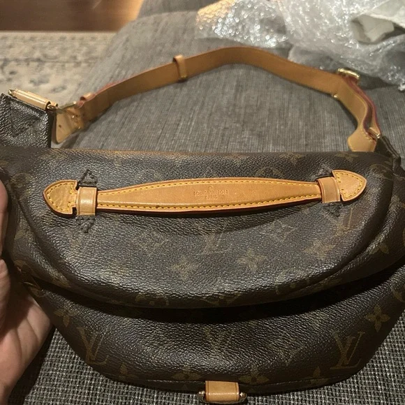 Louis Vuitton Brown Monogram Bumbag!! - Picture 2 of 11